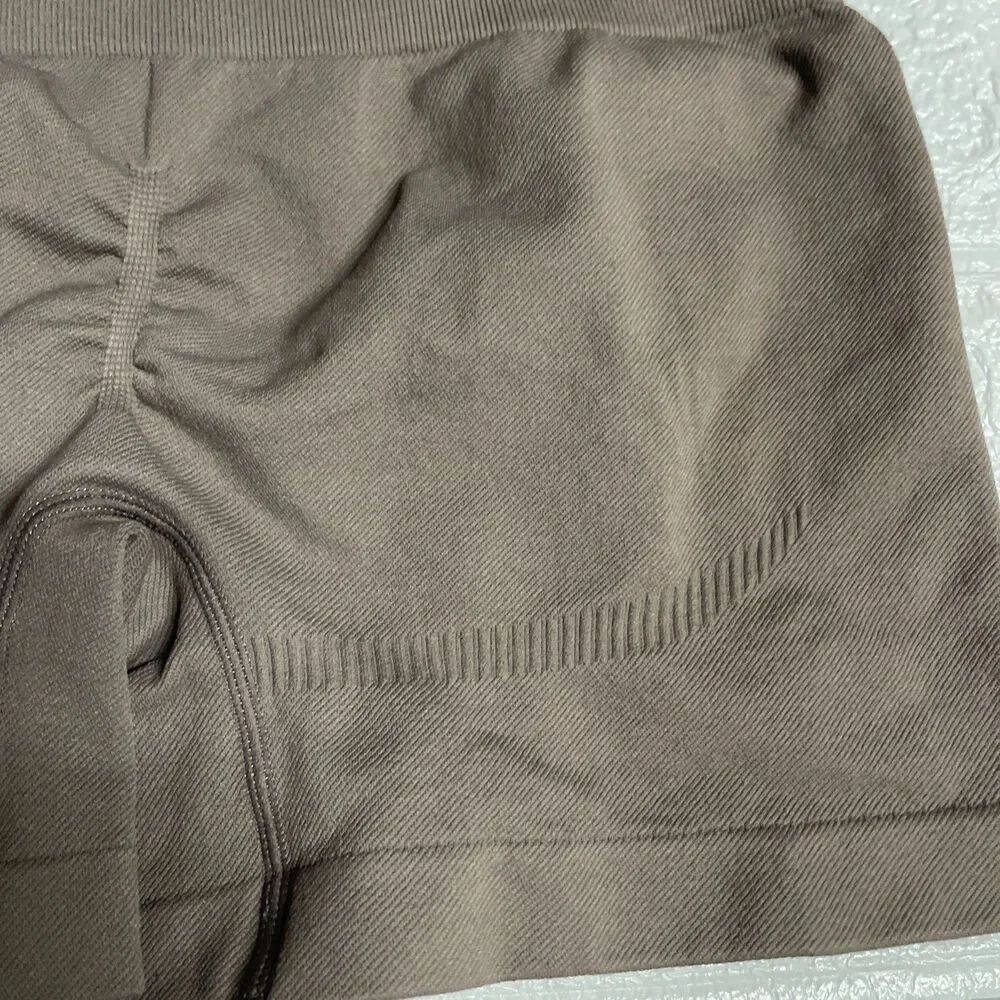 OQQ Women's High-Waisted Seamless Yoga Biker Shorts – Dark Brown / Taupe